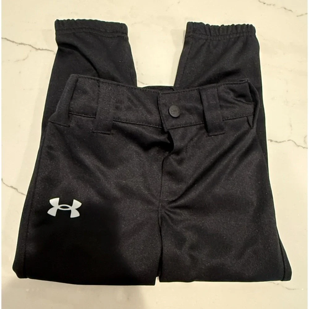 Youth Unisex Under Armour Size 4 21